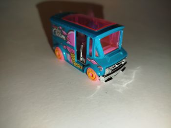 Hot Wheels Bread Box Exclusive MultiPack HW Fun Park 5-Pack 2020