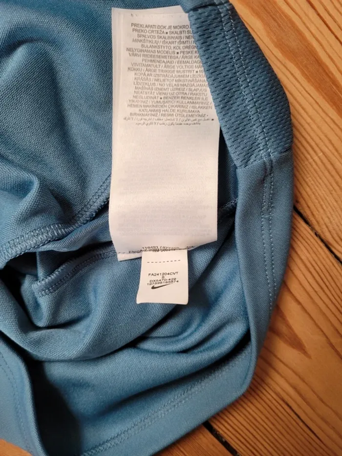 Haut Nike Dri-Fit bleu sport - Taille 128-137cm - 8/10 ans - photo numéro 4