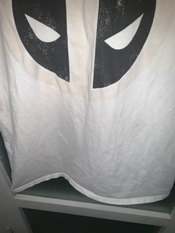 T-shirt blanc Deadpool logo vintage Marvel - photo numéro 3