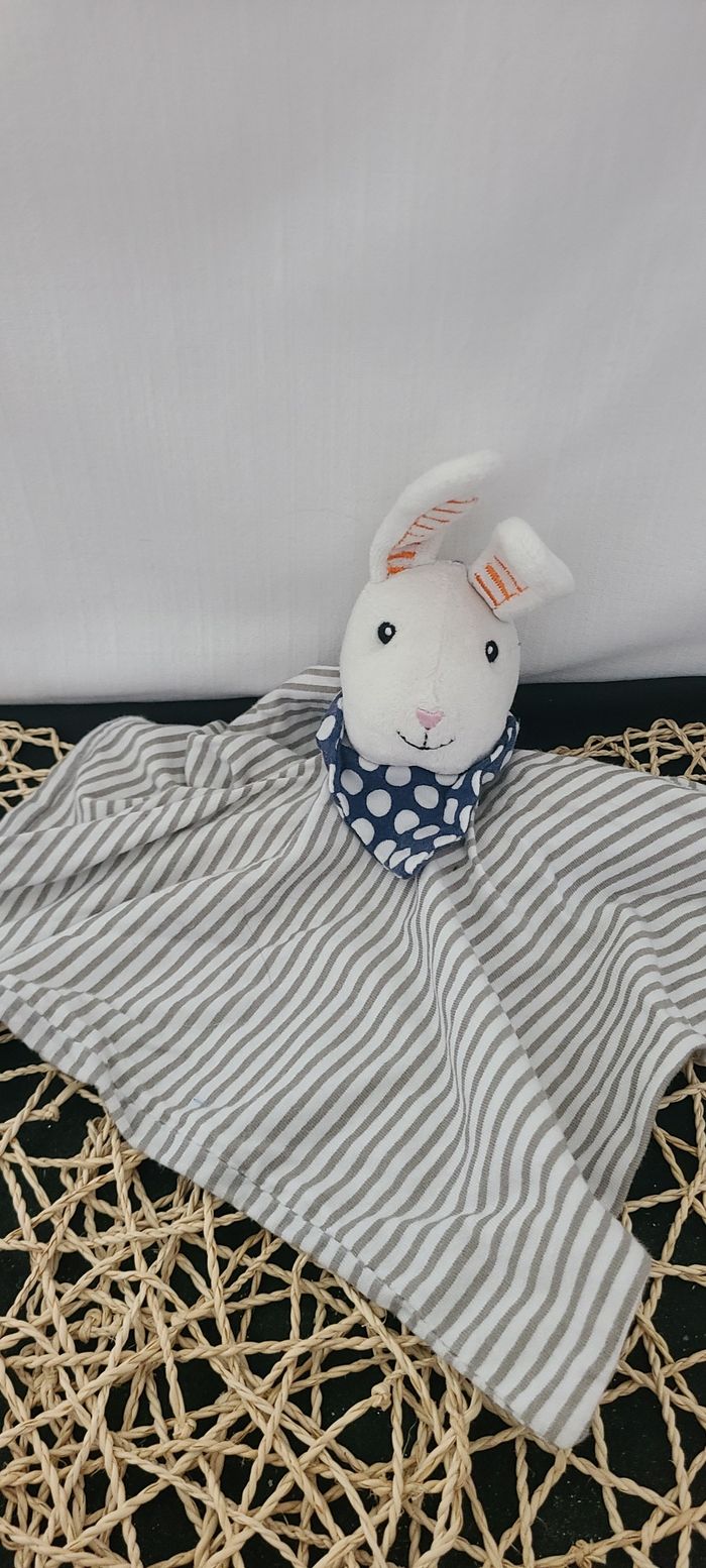 lapin Ikea plat rayé gris et blanc - photo numéro 3