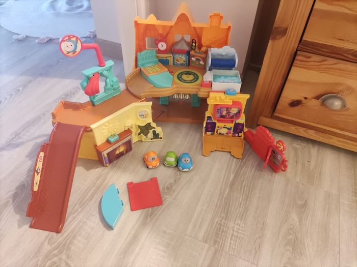 Tutute bolide maison à surprises de Cory Bolides