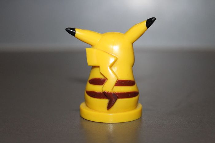 Figurine Pikachu - Pokémon - photo numéro 2