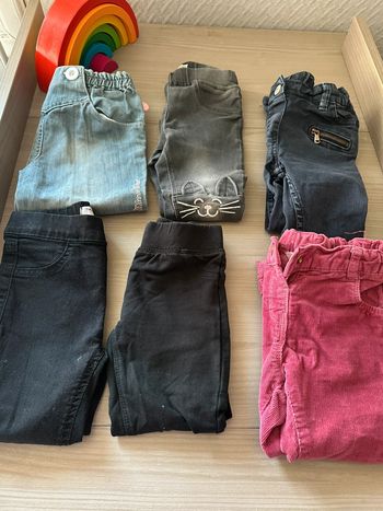 Lot  6 jeans fille 24 mois