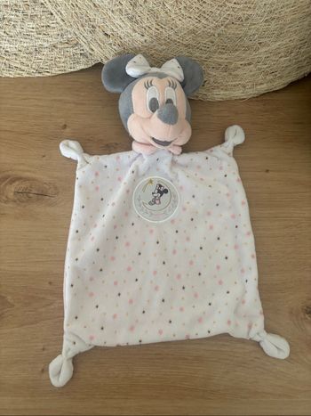 Doudou plat minnie rose blanc gris étoile Disney nicotoy