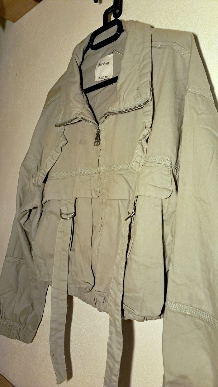 Veste courte kaki clair style cargo – Bershka - photo numéro 4