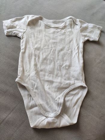 Body blanc manches courtes tex 24 mois