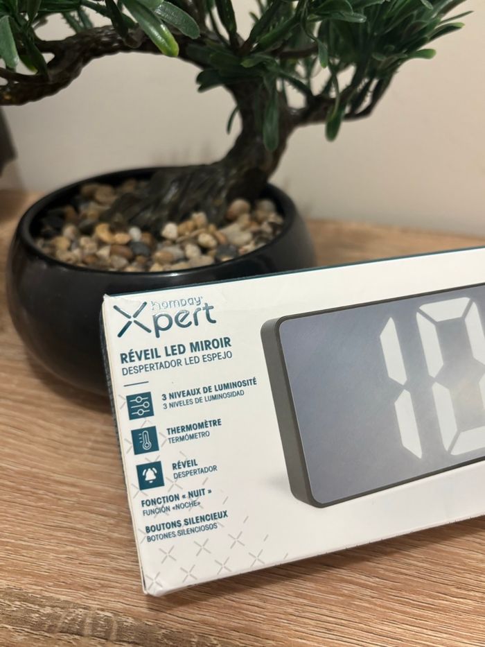 Réveil miroir - photo numéro 5