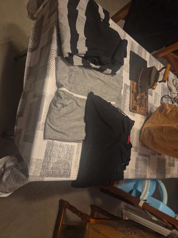 Lot 3 robes