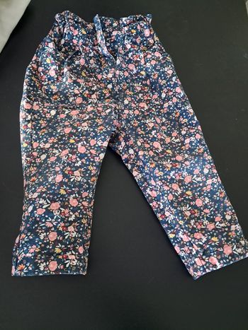Pantalon mom fleurie fond bleu.marine 18 mois