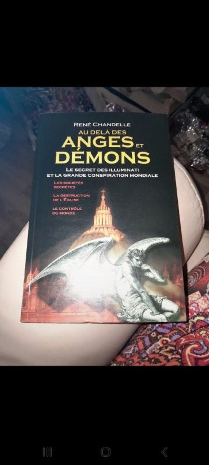 Livre : Au delà ses anges et démons