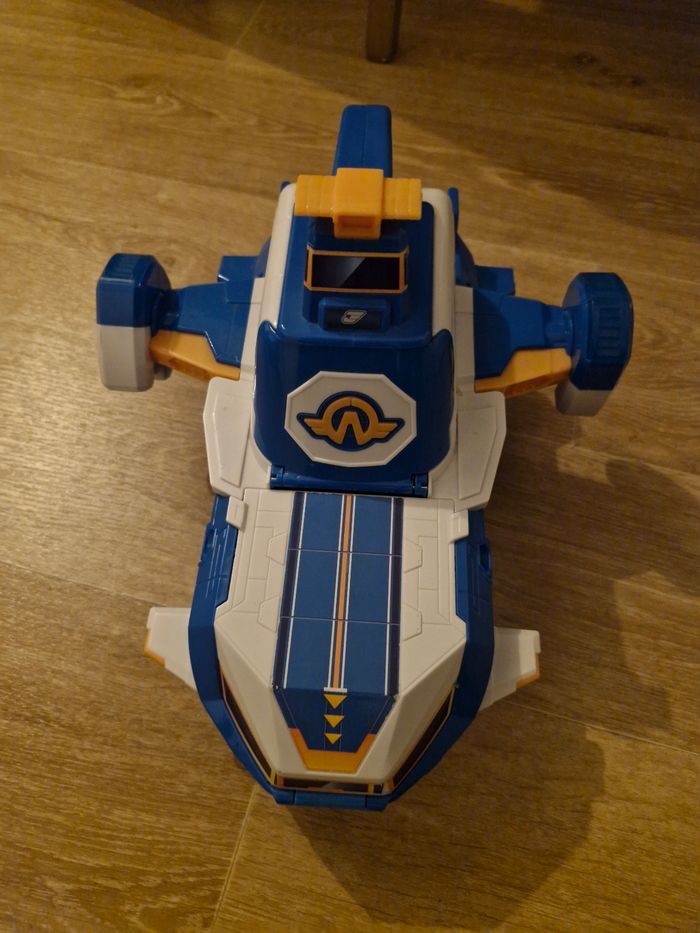 Avion aéroport superwings