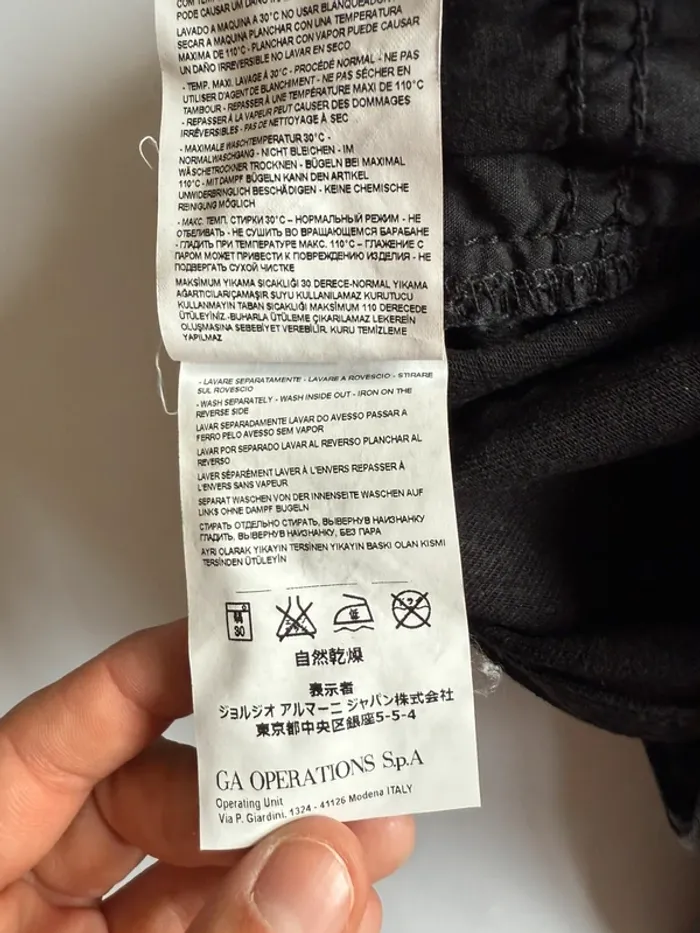 Jean mom noir Armani en très bon état taille 36 - photo numéro 10