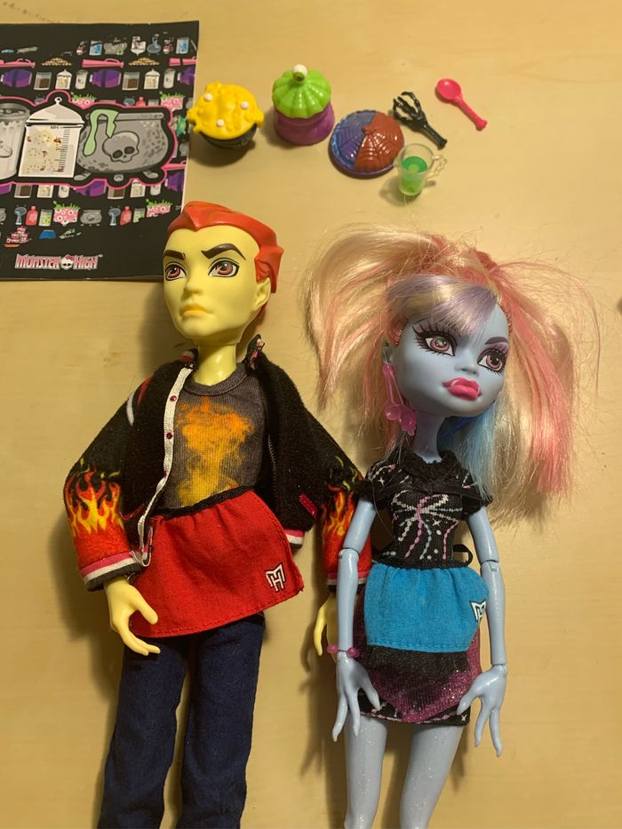 Monster High Classroom Partners Home Ick Abbey Bominable and Health Burns Doll - photo numéro 6