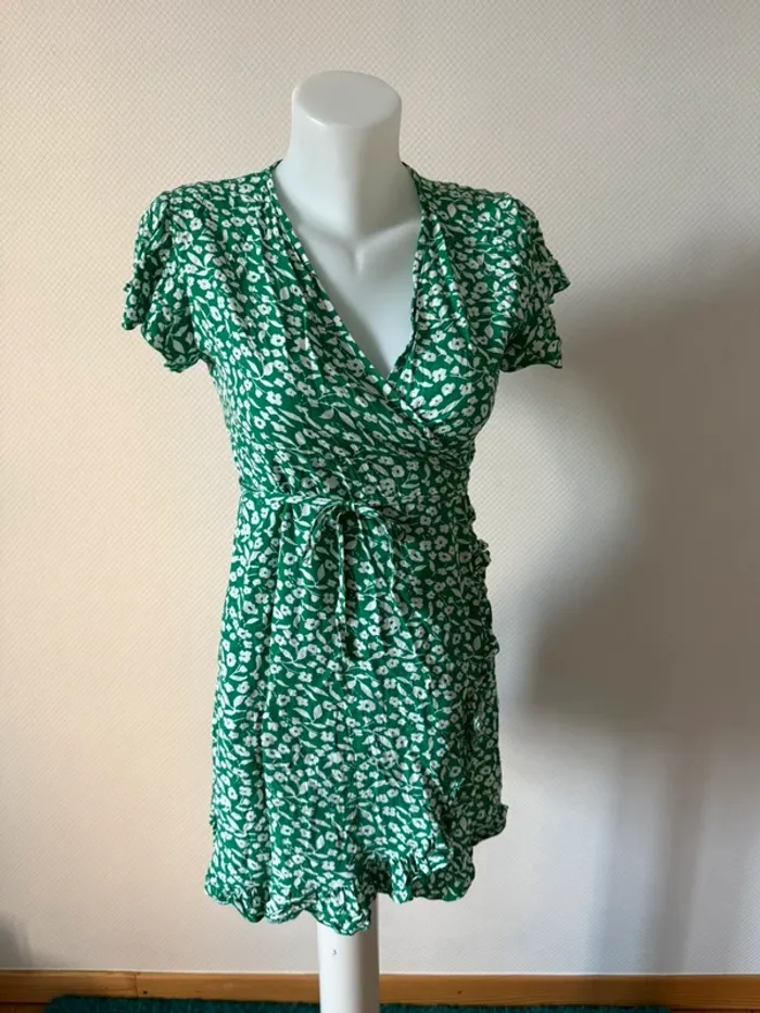Robe d’été en très bon état verte taille S flamantrose
