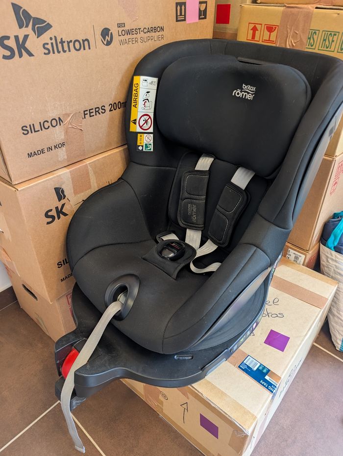 Britax Römer Dualfix M i-Size + housse été en parfait état