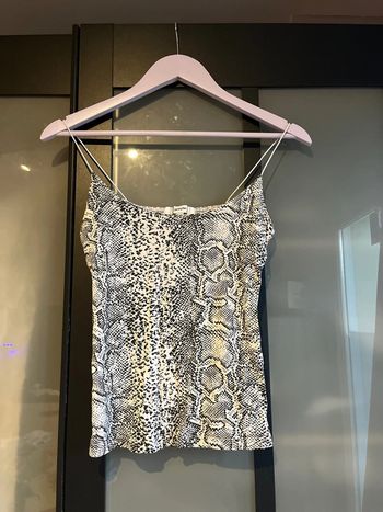 Débardeur fine bretelle effet peau de serpent