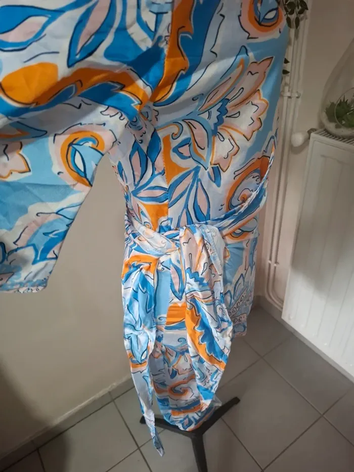 Robe cache-cœur neuf taille 38 - photo numéro 3