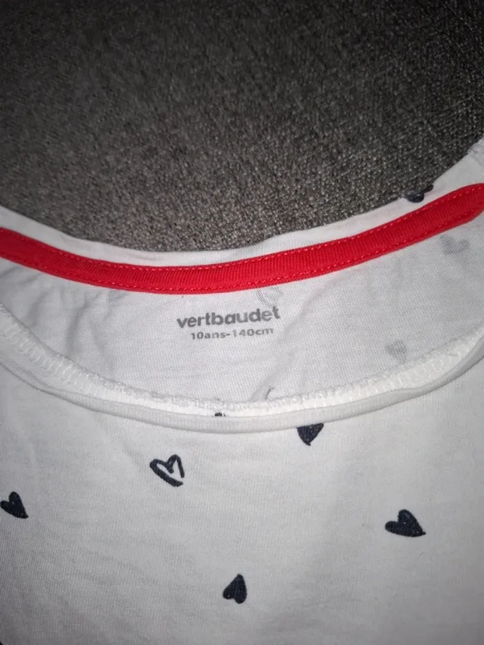 T-shirt blanc motifs coeurs Vertbaudet 10 ans - photo numéro 4
