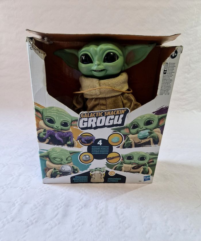 Peluche interactive Star Wars Mandalorian Goûter de Grogu / bebe yoda animatronic - photo numéro 3