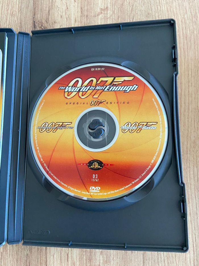 DVD James Bond 007 Le Monde ne suffit pas Édition spéciale - photo numéro 5