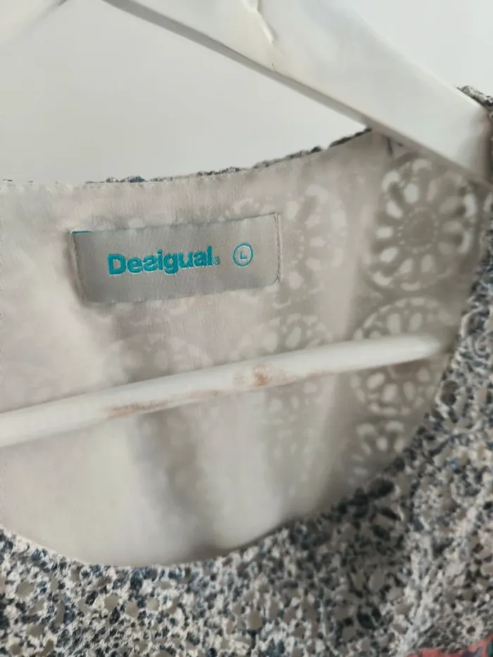 Haut blanc & rose bleu Desigual - photo numéro 3