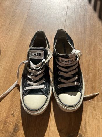 Converses noir et blanche all star taille 40