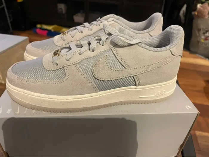 Baskets Nike air force 38,5 - photo numéro 2