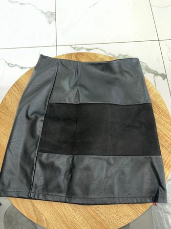 Jupe en excellent état femme taille M bi matière