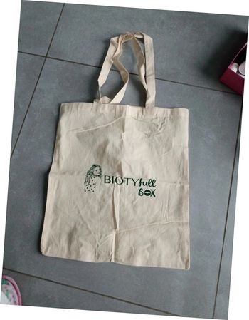 Tote bag