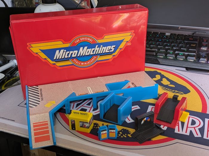 Galoob - Micro Machines : Garage / Station Service (1987)