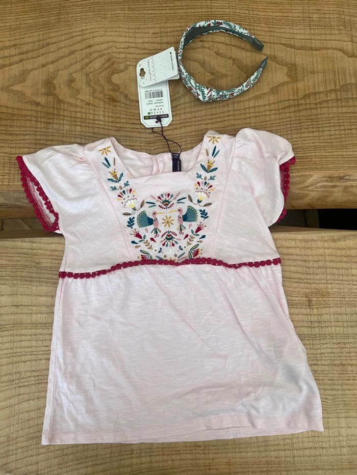 Ensemble sergent major neuf étiqueté 7 ans t-shirt et serre tête à fleurs oiseaux rose pale