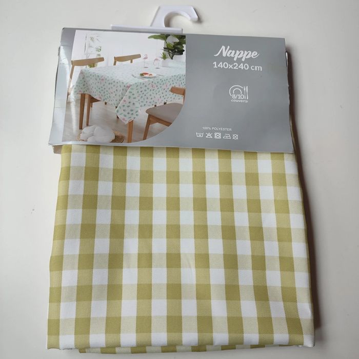 Nappe* printanière à carreaux jaunes-verts de 140 x 240 cm - photo numéro 3