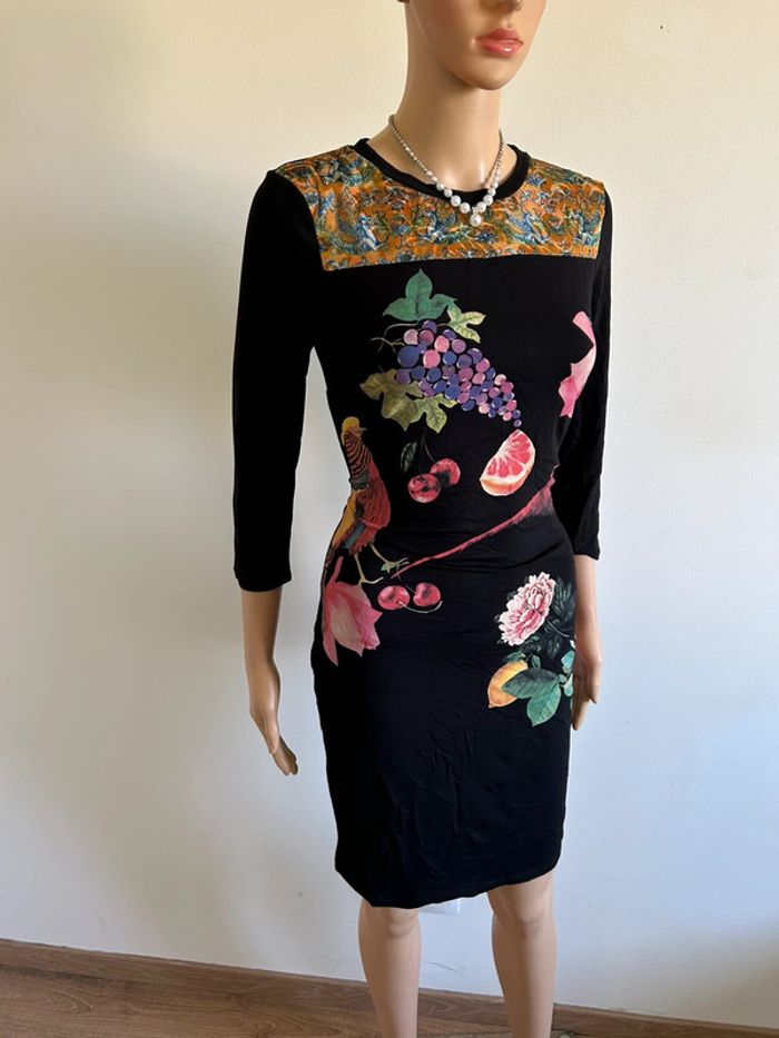Robe noire et imprimée neuve Desigual taille S (valeur 70€) - photo numéro 2