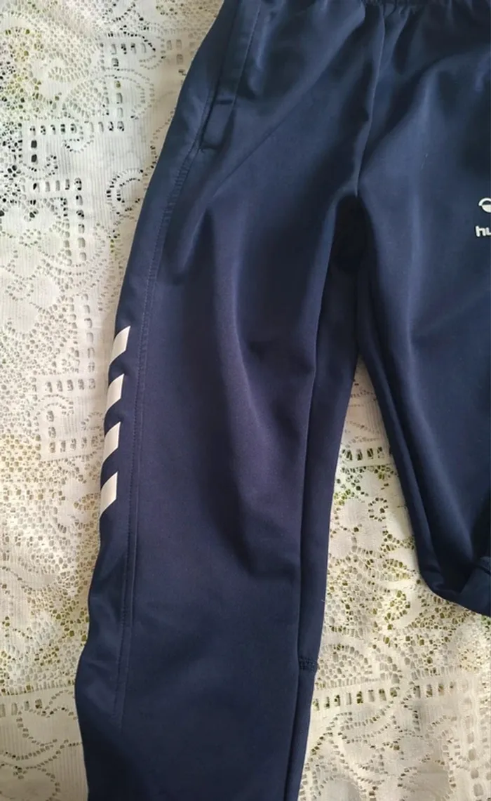 Pantalon de sport Hummel bleu marine - taille 12 ans / 152 cm - neuf - photo numéro 2