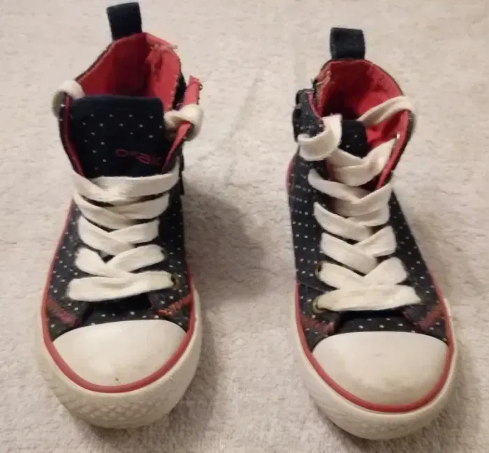 Chaussures basket Okaïdi taille 25 (réf perso 20)(familleac72)