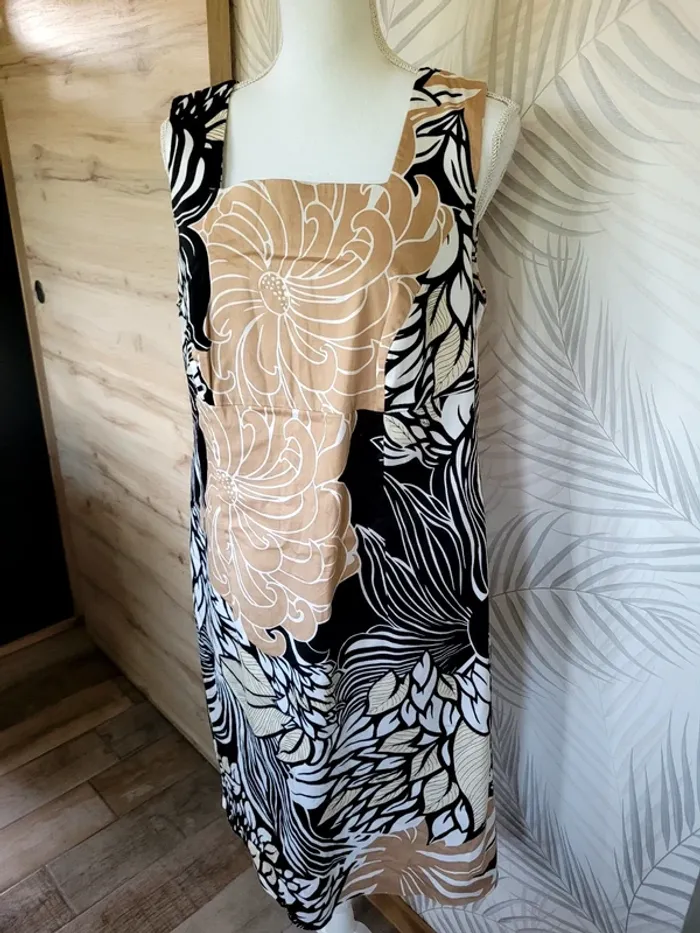Superbe robe femme taille 46 bon prix - photo numéro 2