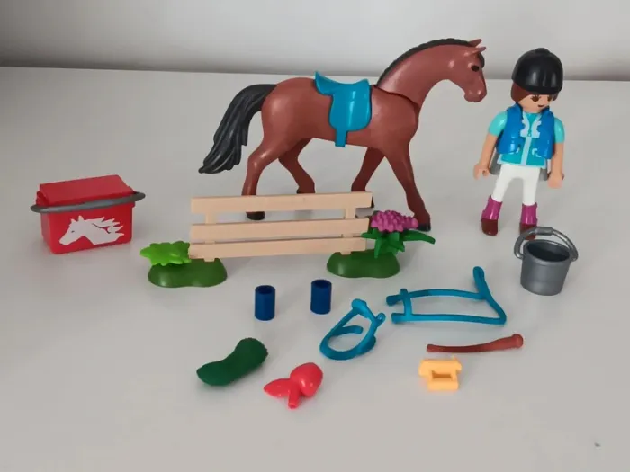 Playmobil
6947 Playmobil Cavaliers avec poneys et cheval - photo numéro 2