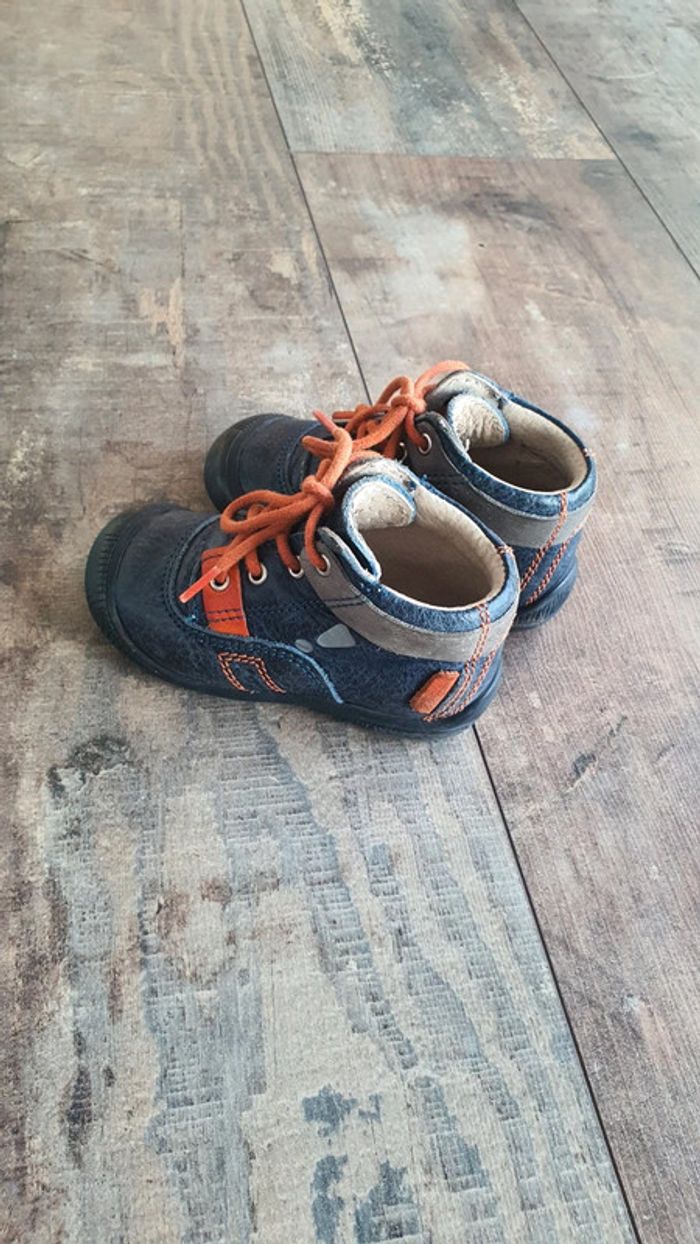 👦 chaussures aster Taille 19 en très bon état - photo numéro 5