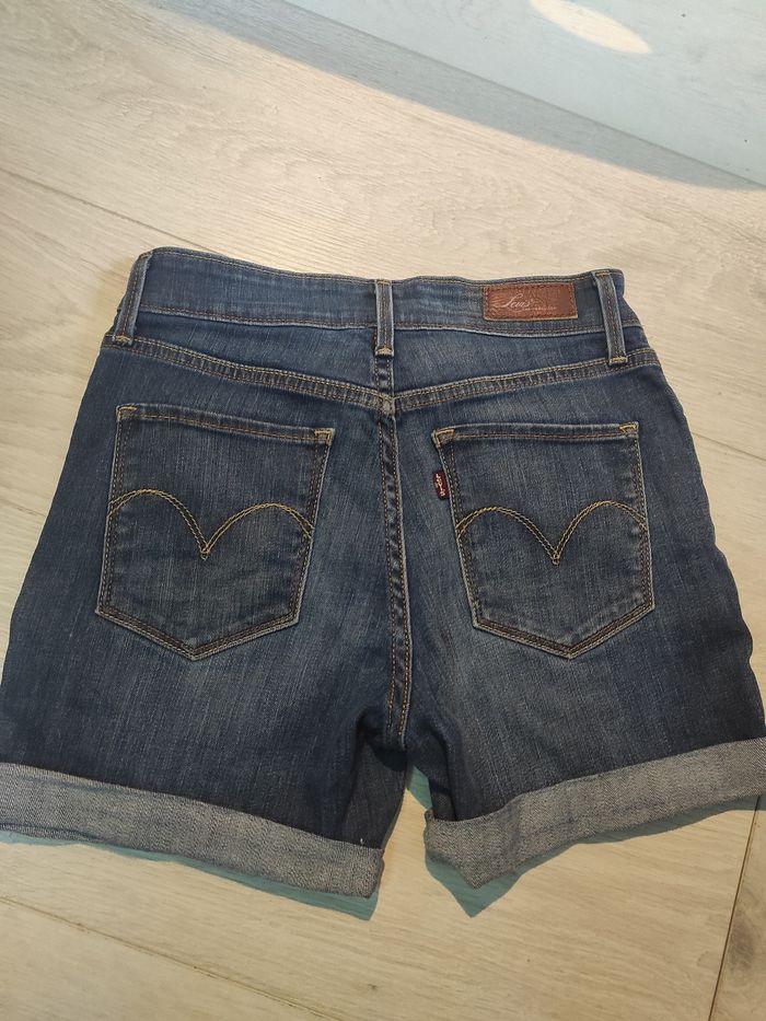 Short Levi's taille 26 us
