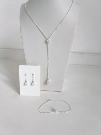Parure bijoux collier de dos et perle goutte
