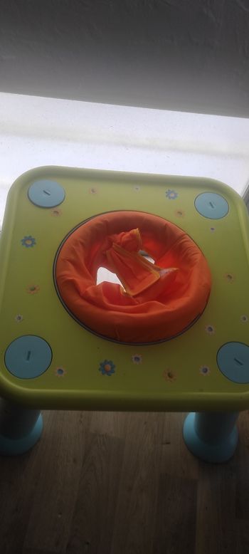 tables pour mettre bébé dedans