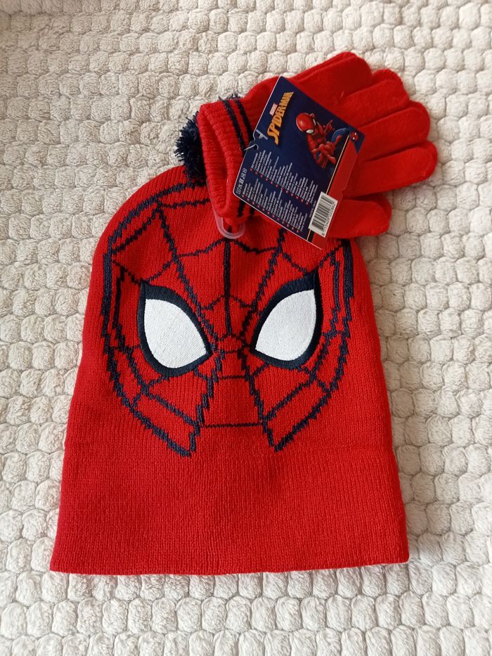 Bonnet avec gants spiderman - photo numéro 2