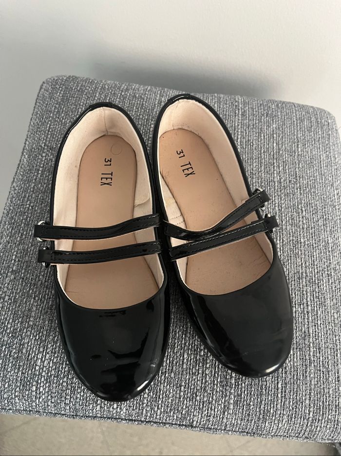 Ballerines Noires Brillantes En Excellente état Taille 31