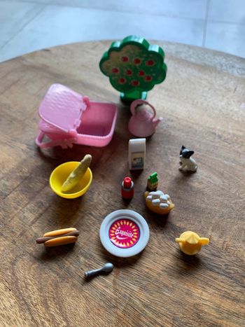 Lot jouet miniature pic nique avec panier et accessoires arbre décor