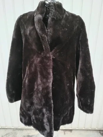 Manteau fausse fourrure