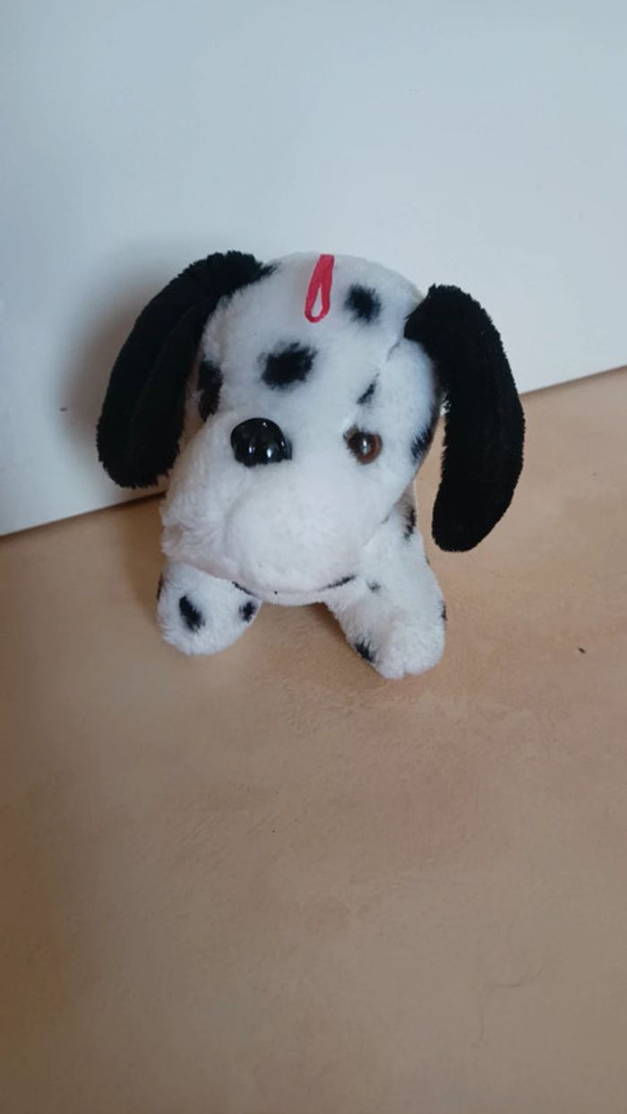 Peluche chien type Dalmatien