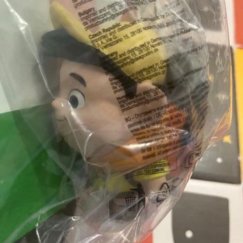 Livre Disney mes premiers amis sous blister, inclus la figurine 