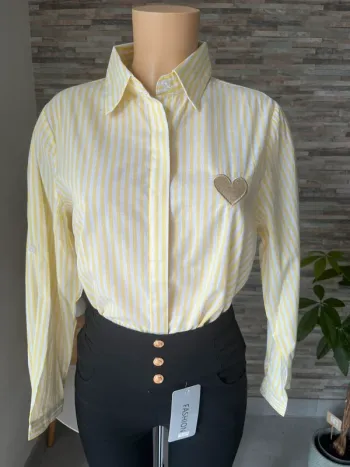 Chemise à rayures et cœurs brodé taille M/L