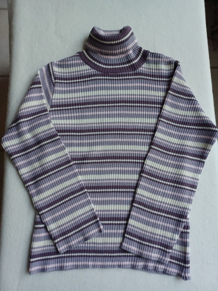 Pull col roulé fille Kiabi rayé violet et blanc 10 ans - photo numéro 2