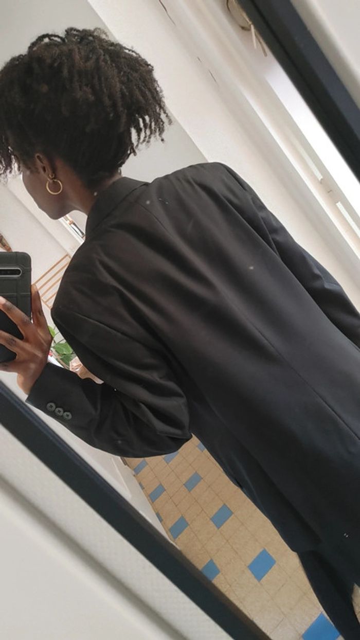 Magnifique blazer noir en excellente état - photo numéro 2